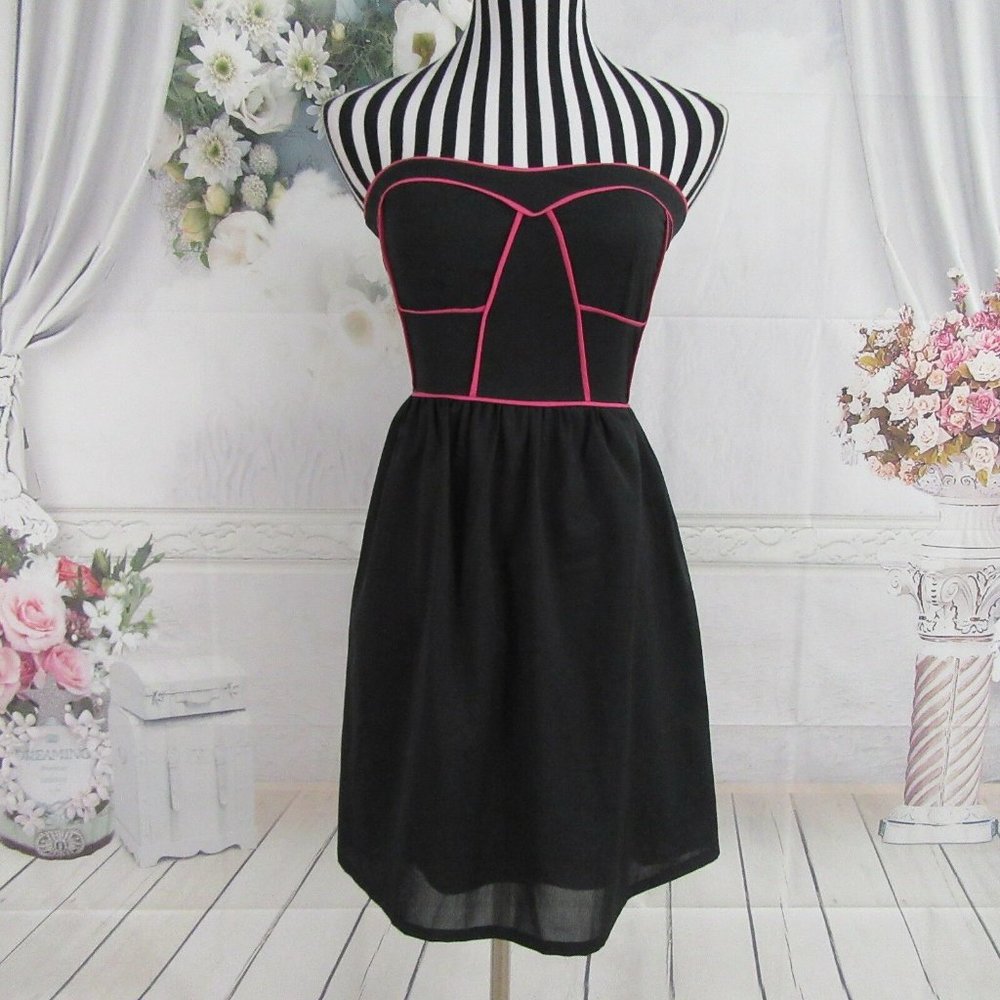 Luxe Apothetique Black Pink Stripe Strapless Dress